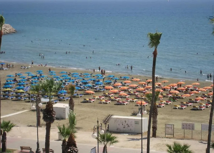 מלון דירות Palm Sea לרנקה