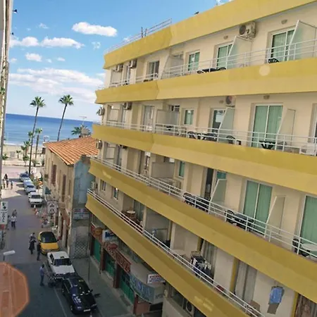 Ξενοδοχείο με διαμερίσματα Palm Sea Λάρνακα