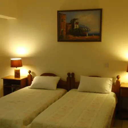 Ξενοδοχείο με διαμερίσματα Palm Sea Λάρνακα