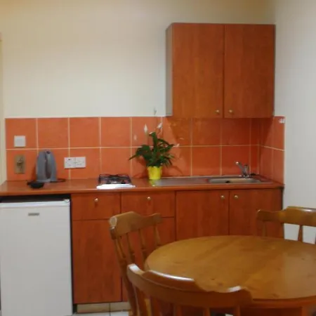 Palm Sea Ξενοδοχείο με διαμερίσματα Λάρνακα