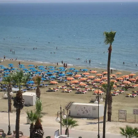 Ξενοδοχείο με διαμερίσματα Palm Sea Λάρνακα